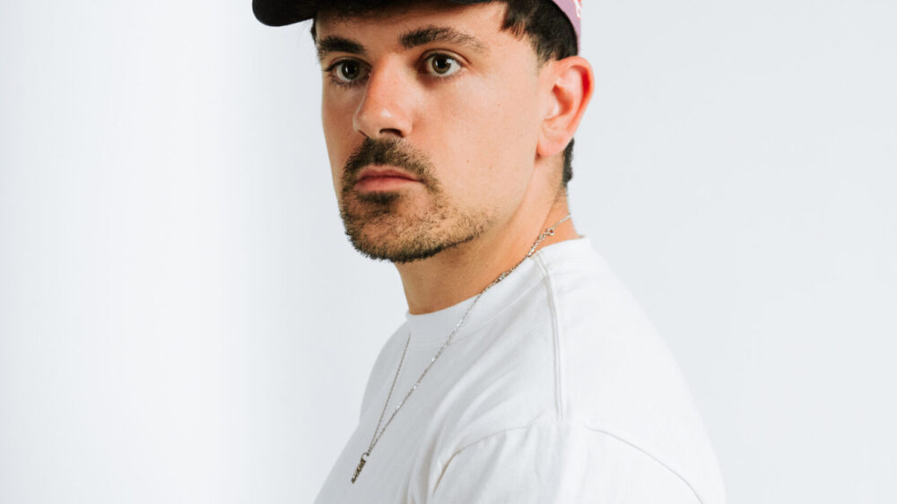 ander-race-explores-emotion-and-momentum-on-his-debut-ep-give-me-what-was-mine-mixmuse